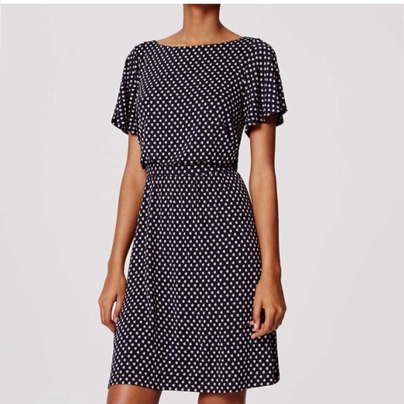 LOFT Dresses & Skirts - LOFT Flutter Sleeve Dress – Size Small